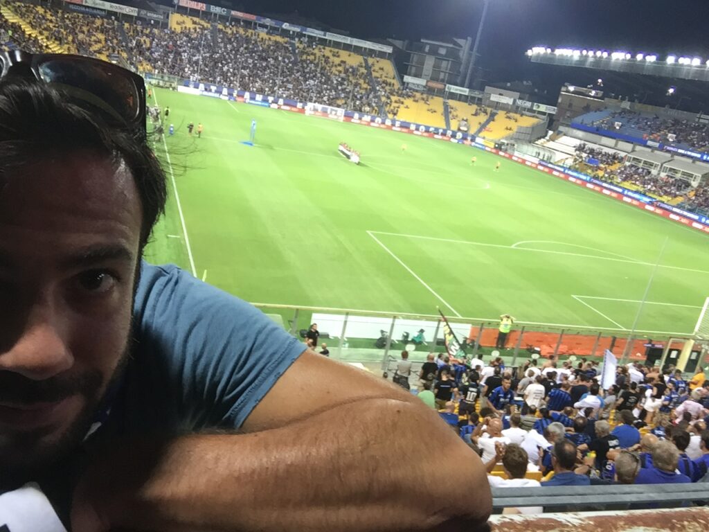 Dome allo stadio che segue la sua squadra del cuore